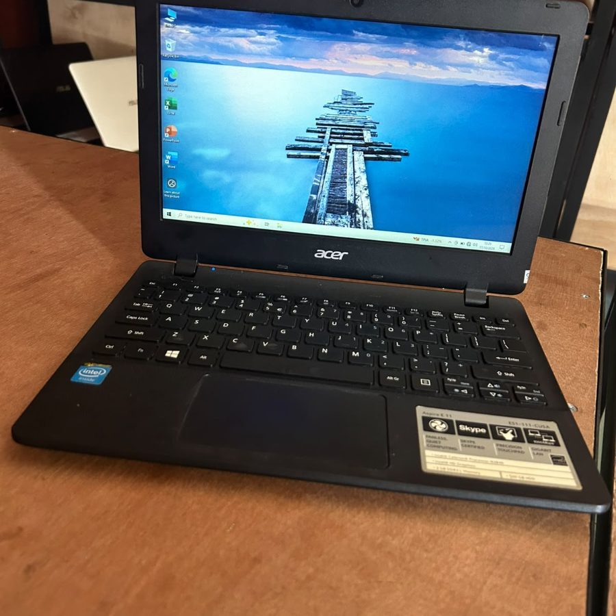 ACER ES1-111M